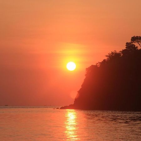 Coconut Beach Bungalows & Warung 2 Amed Eksteriør billede