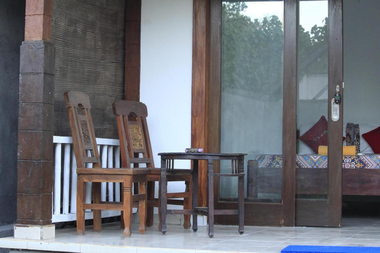 Coconut Beach Bungalows & Warung 2 Amed Eksteriør billede