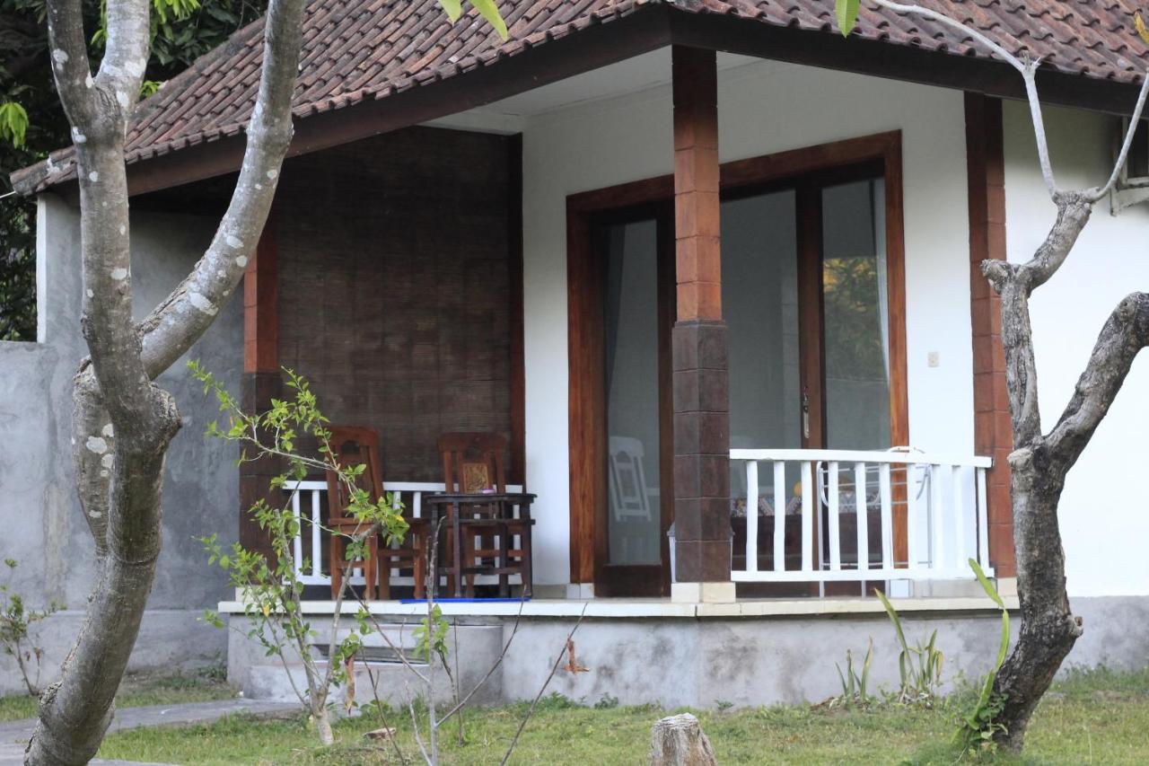 Coconut Beach Bungalows & Warung 2 Amed Eksteriør billede