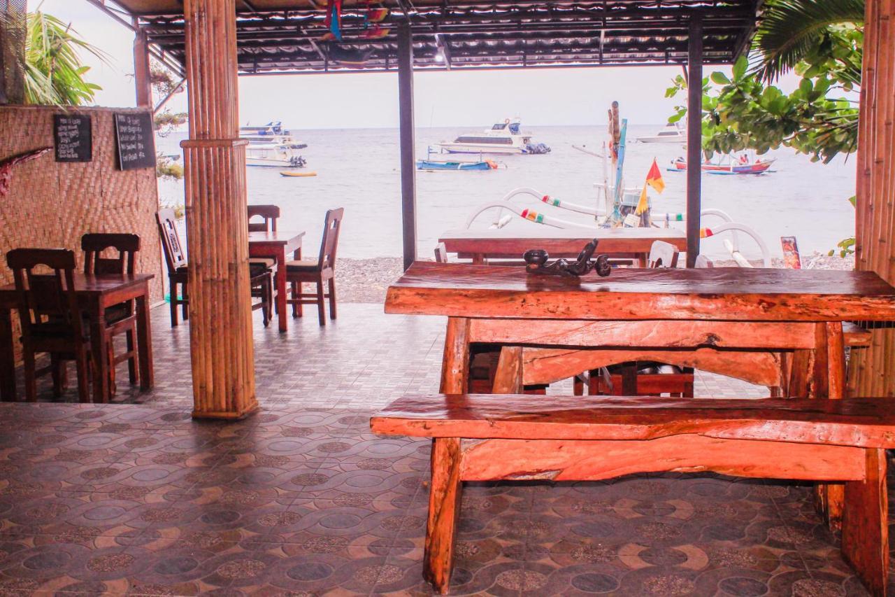 Coconut Beach Bungalows & Warung 2 Amed Eksteriør billede