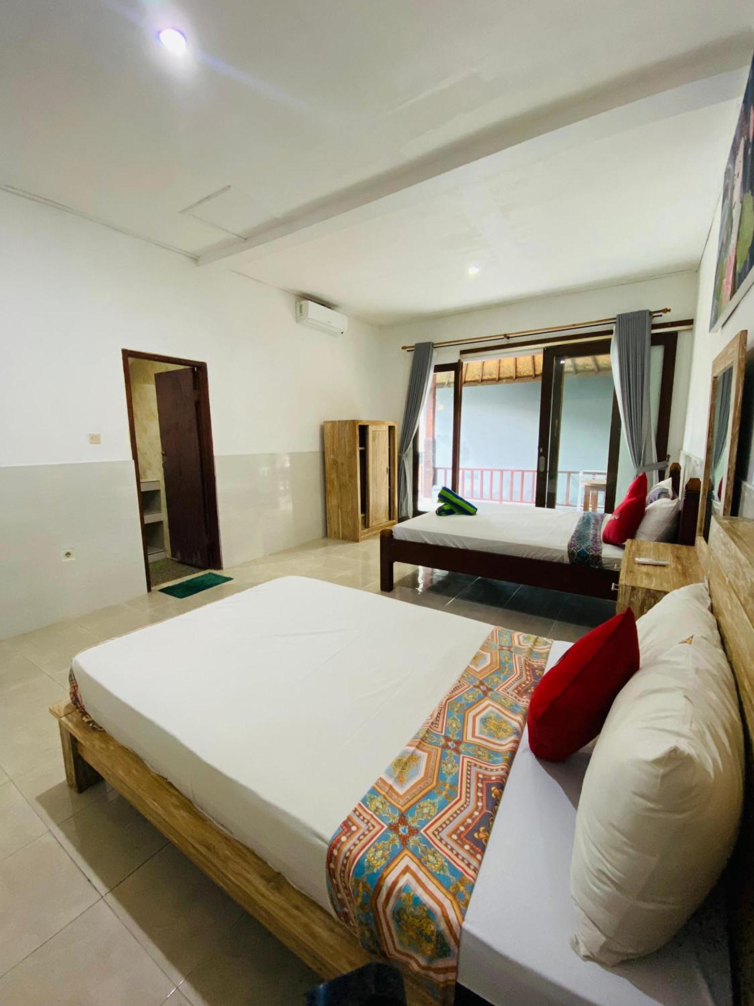 Coconut Beach Bungalows & Warung 2 Amed Eksteriør billede